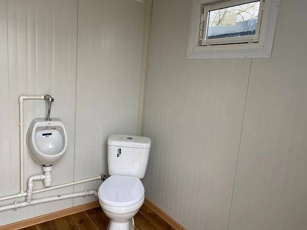 Contenedor sanitario nuevo con doble cabina WC