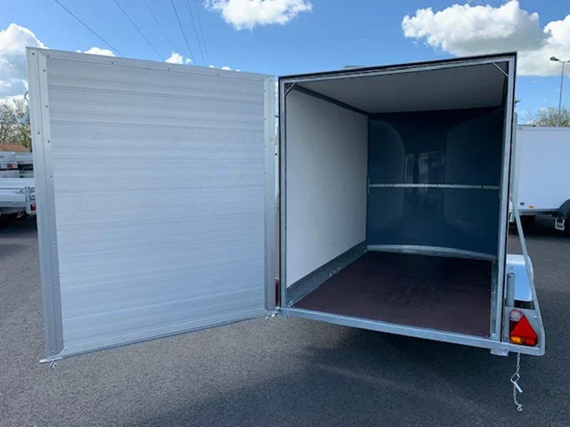 Remolque Furgón Debon Cargo 1300 Nuevo de Poliéster Azul con Puerta Lateral