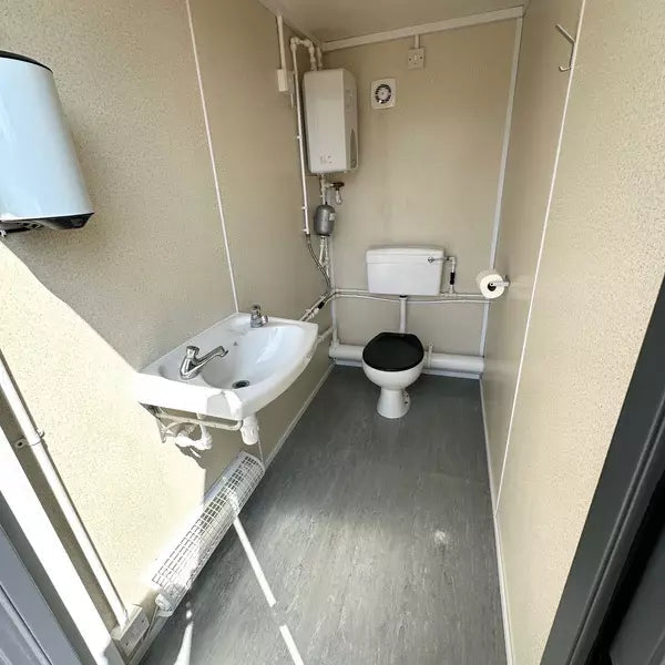 Bloque sanitario nuevo de 20 pies