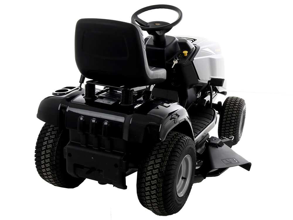 El Alpina AT4 84 HA es un tractor cortacésped de gasolina equipado con un motor ST 400 Powered by STIGA de 414 cm³