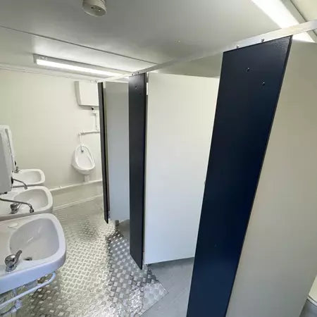 Bloque sanitario nuevo 3 + 1 de 4,8 × 2,7 m