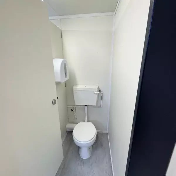 Bloque sanitario nuevo 3 + 1 de 4,8 × 2,7 m