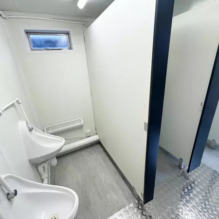 Bloque sanitario nuevo 3 + 1 de 4,8 × 2,7 m