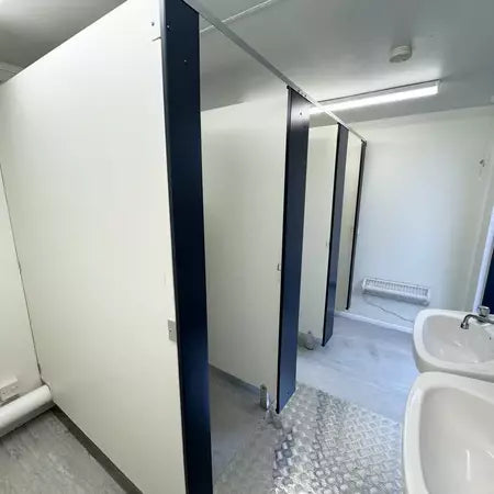 Bloque sanitario nuevo 3 + 1 de 4,8 × 2,7 m
