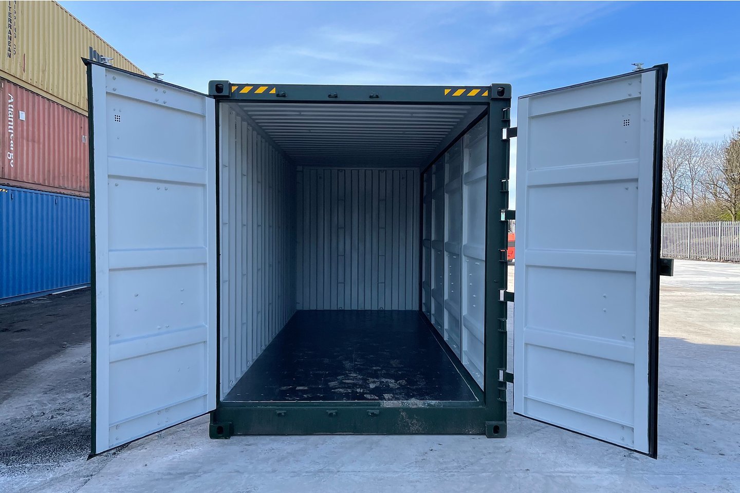 Contenedor marítimo nuevo de 20 pies High Cube (HC) con puertas laterales