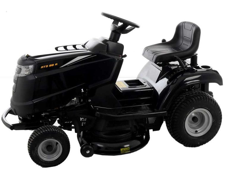 El Alpina AT3 98 A es un tractor cortacésped de gasolina equipado con un motor ST 350 Powered by STIGA de 352 cm³