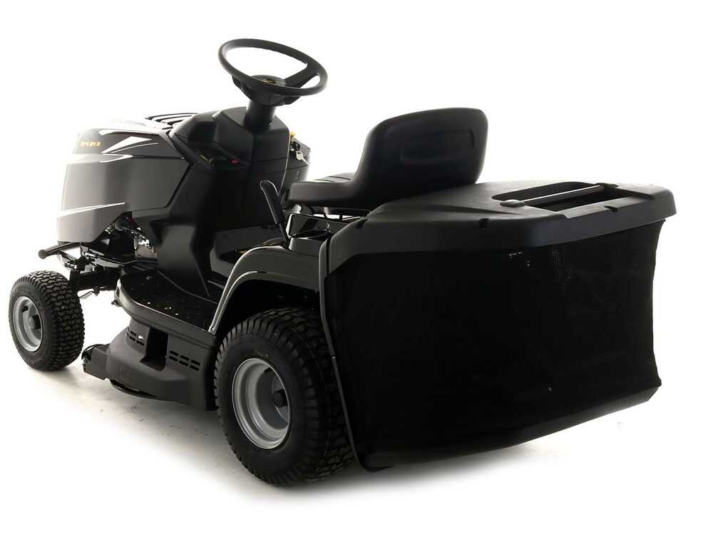 El Alpina AT4 84 A es un tractor cortacésped de gasolina equipado con un motor ST 350 de 352 cm³